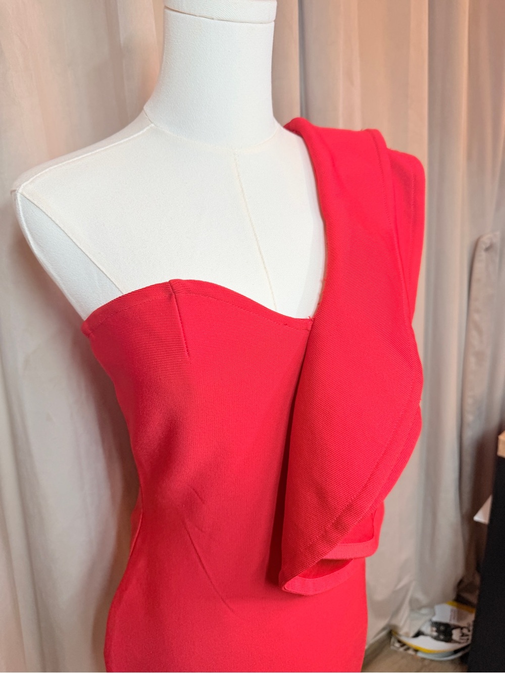 One-Shoulder Red Ruffle Midi Dress - Picture 7 of 7